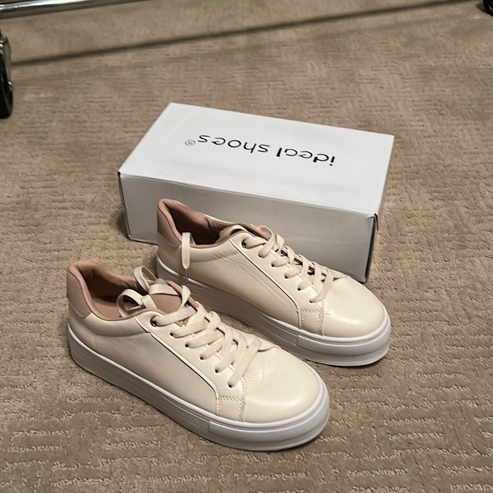 Brand new in box platform sneaker